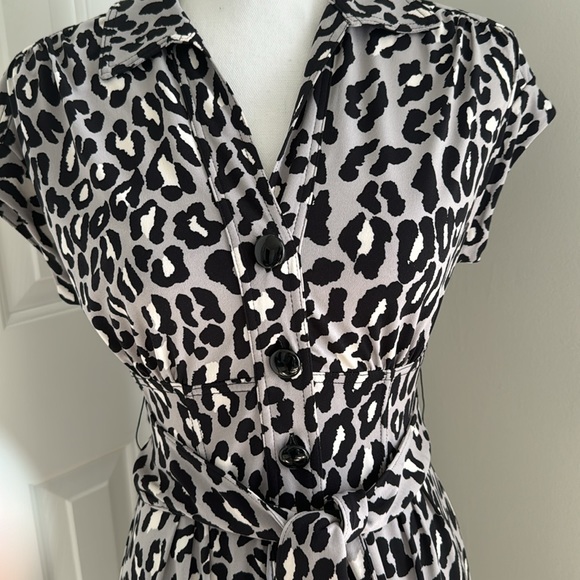 PRISTINE NWOT INC BUTTON DOWN -Stylish Size 2 - Picture 7 of 7